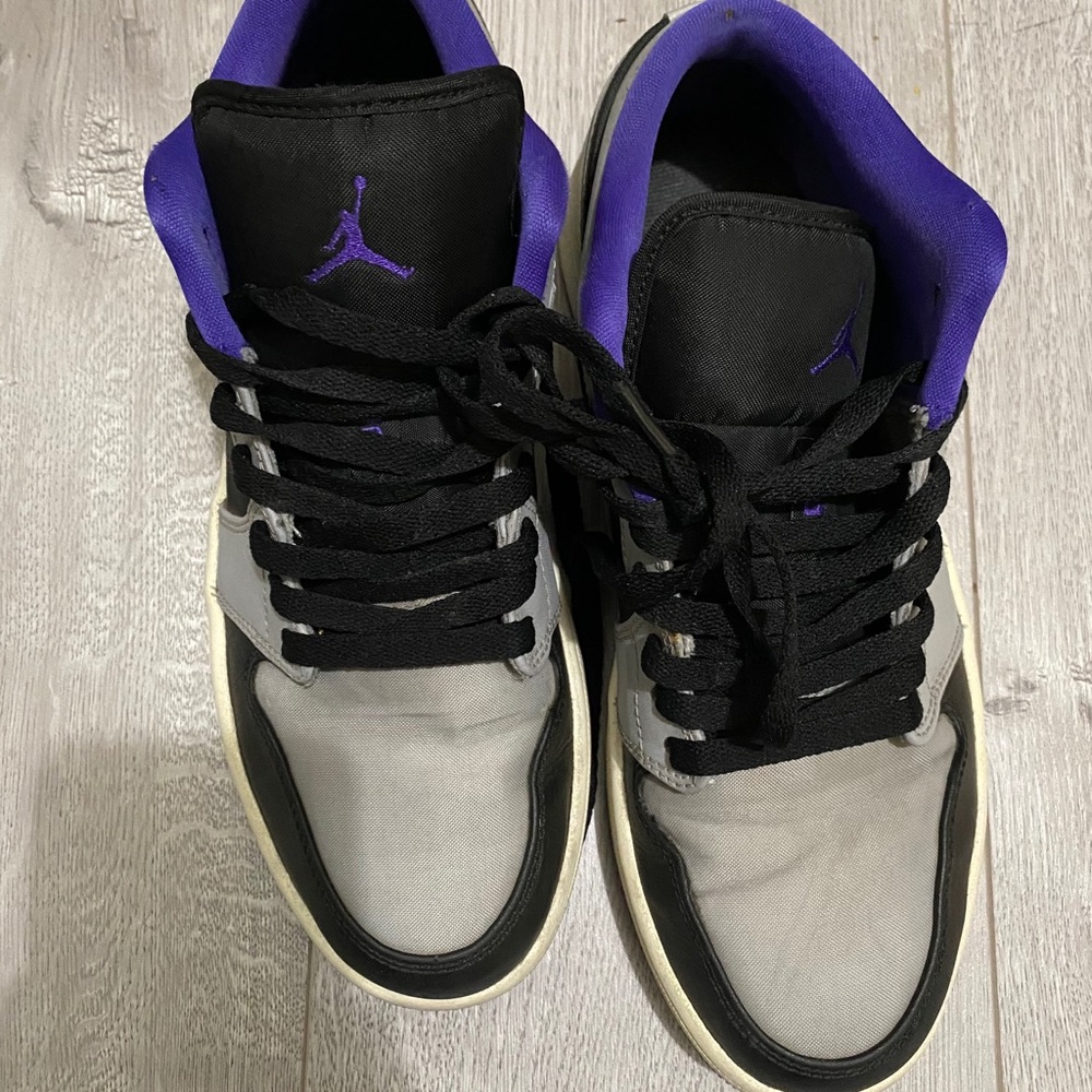Jordan 1 Low black dark concord wolf grey